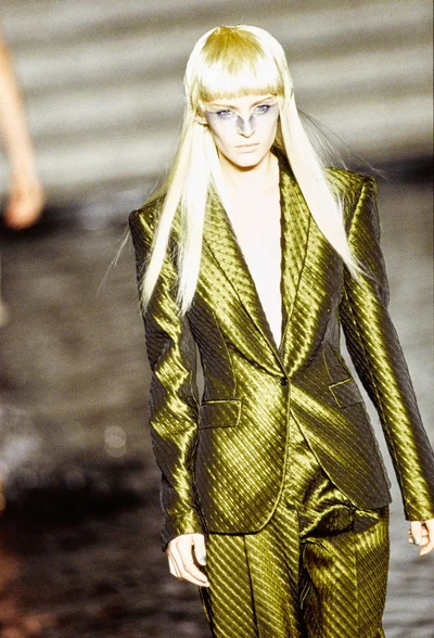 Look 16